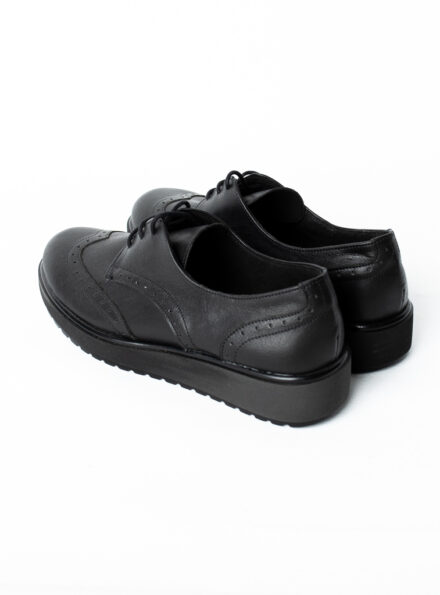 Μαύρο δερμάτινο γυναικείο oxford